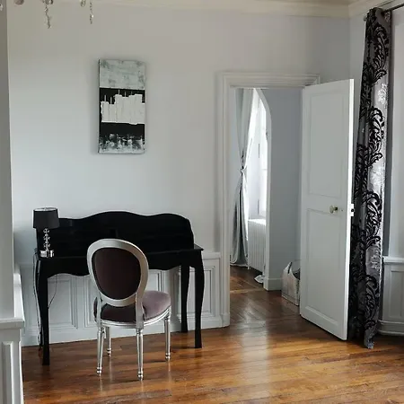 Domaine De L'ardoise Landhaus *